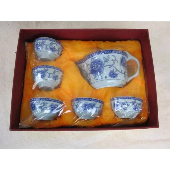 Tea Set, Blue Floral Tea set, Kettle and cups, Asian flare - Picture 2 of 8
